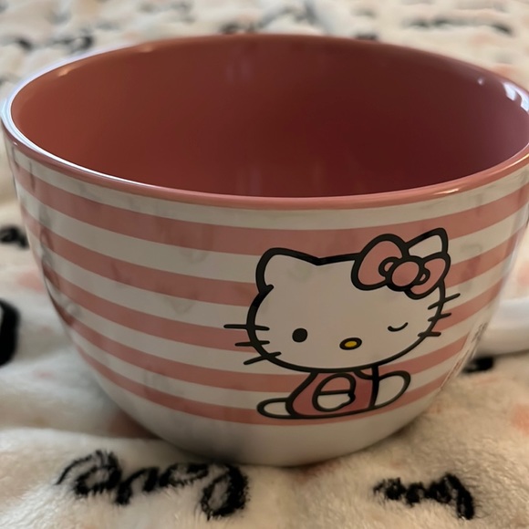 Hello Kitty - Picture 1 of 2